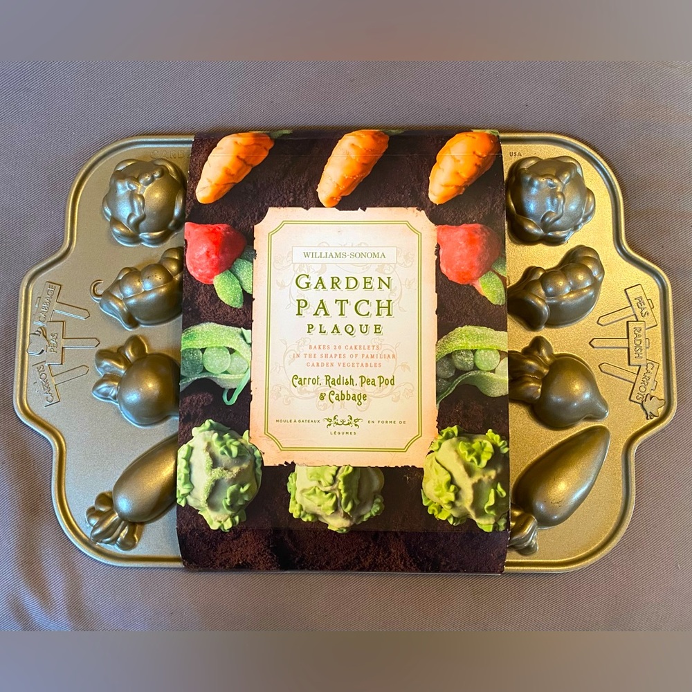 Williams Sonoma Garden Patch Cakelet Pan